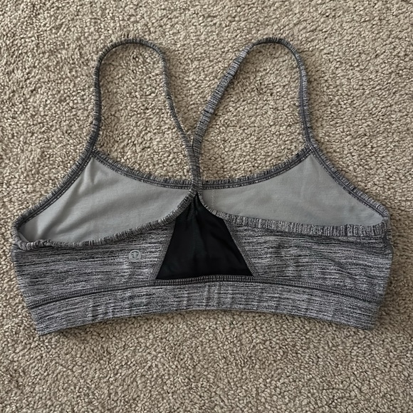 Size 10 lululemon sports bra - Picture 2 of 2